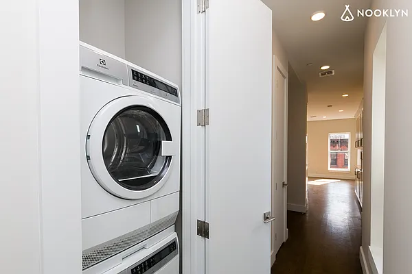 Rented by Nooklyn NYC LLC | media 13