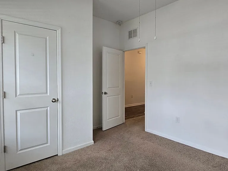 15660 Merlin Ave — Photo 6