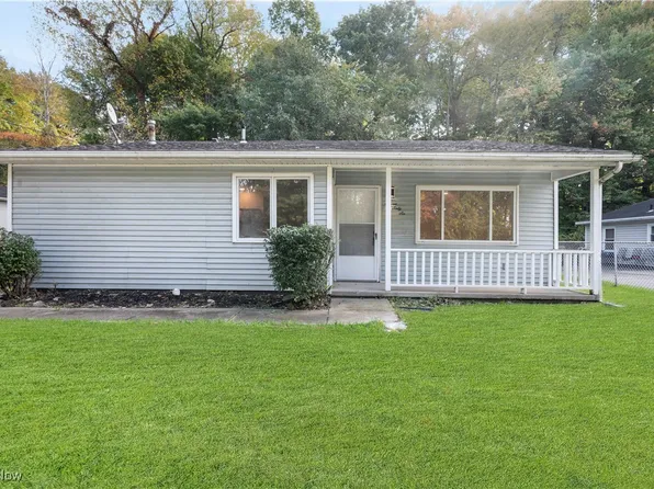 1166 Hazel St, Akron, OH 44305