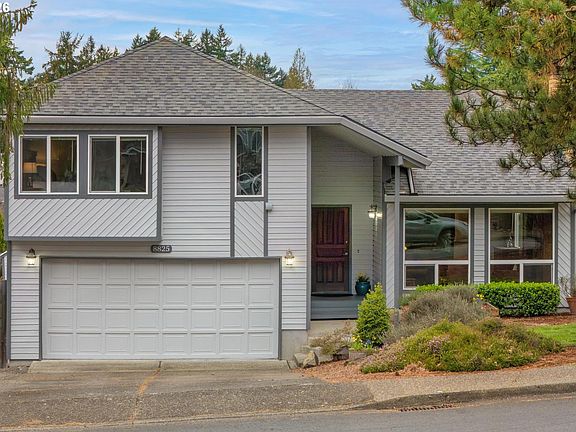 2nd image of 8825 SW Sorrento Rd