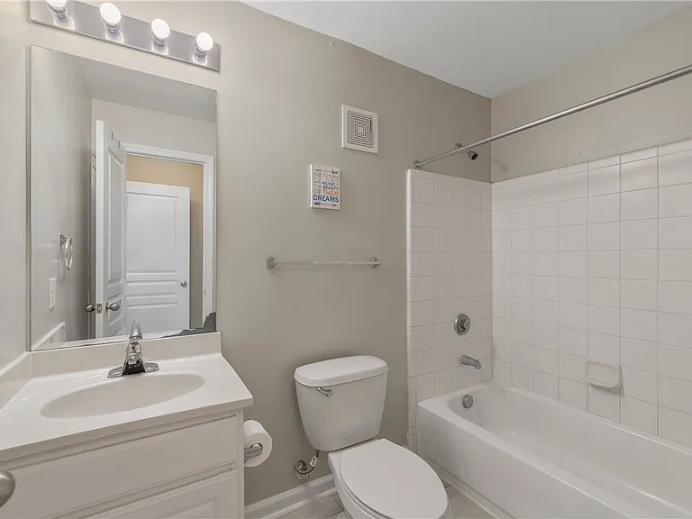 1725 Harvey Mitchell Pkwy S #1530 — Photo 15