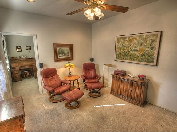 Den/ Office/ Hobby Room
