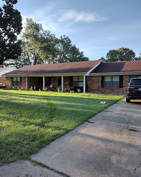 1st image of 226 Molly Ln