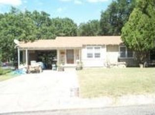 307 N Howe St, Lampasas, TX 76550