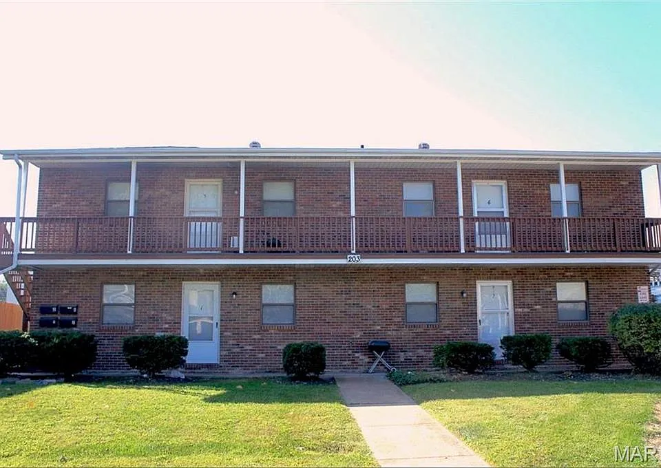 203 Howard Dr #3