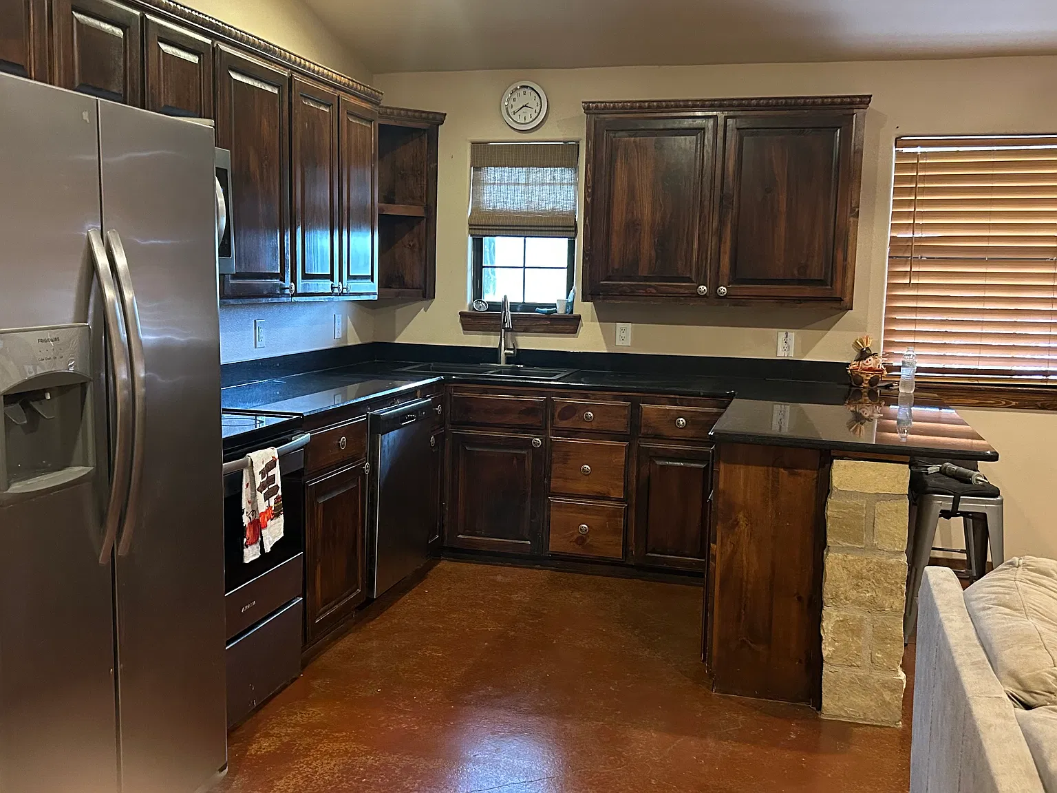 3 bed, 1893 sqft, $3,495 — Photo 3