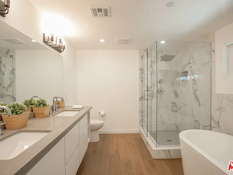 3751 Multiview Dr — Photo 34