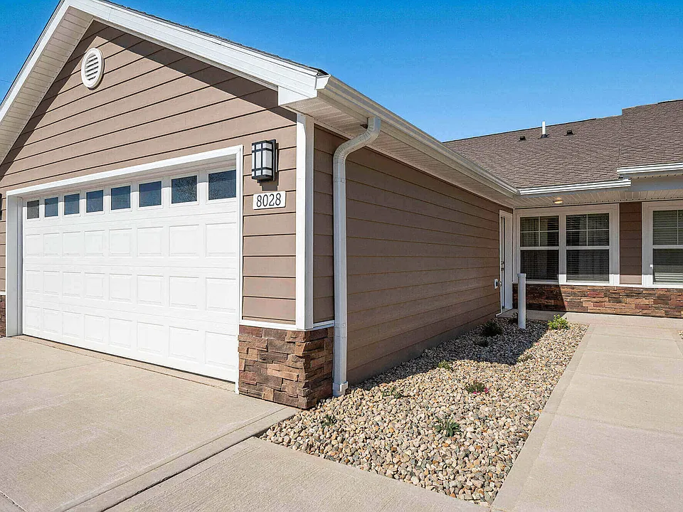 Apartments with Attached Garages