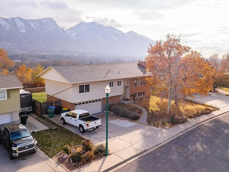 209 S 1100 E — Photo 1