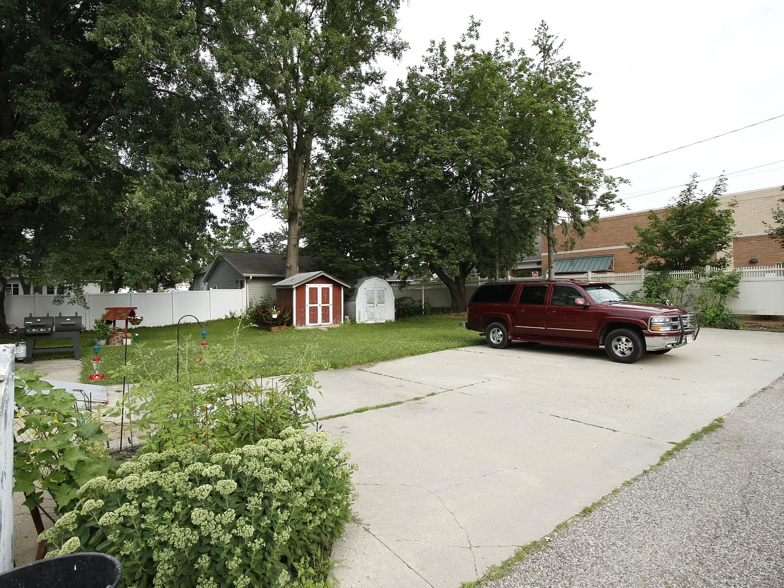 2 bed, 850 sqft, $1,300 — Photo 3
