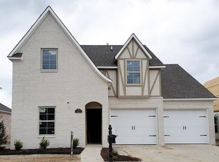 211 N Powderhorn Dr, Fayetteville, AR 72704