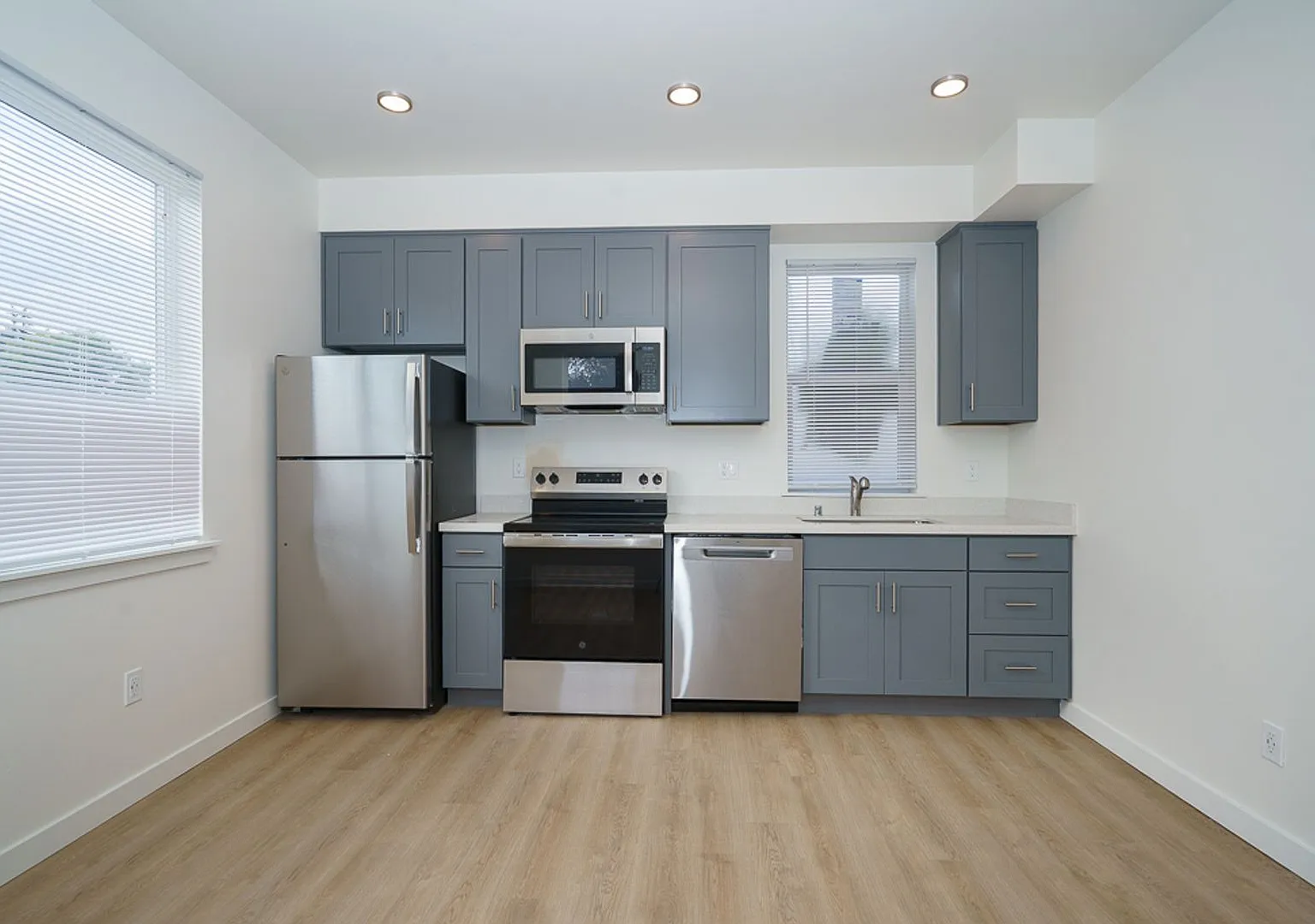 4343 S Alder St — Photo 1