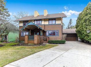 3720 N Bay Dr, Racine, WI 53402