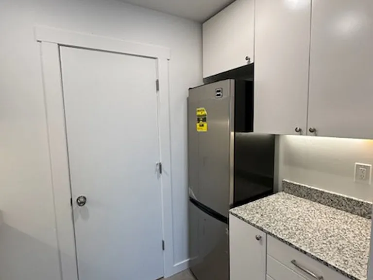 498 E Fort Union Blvd — Photo 14