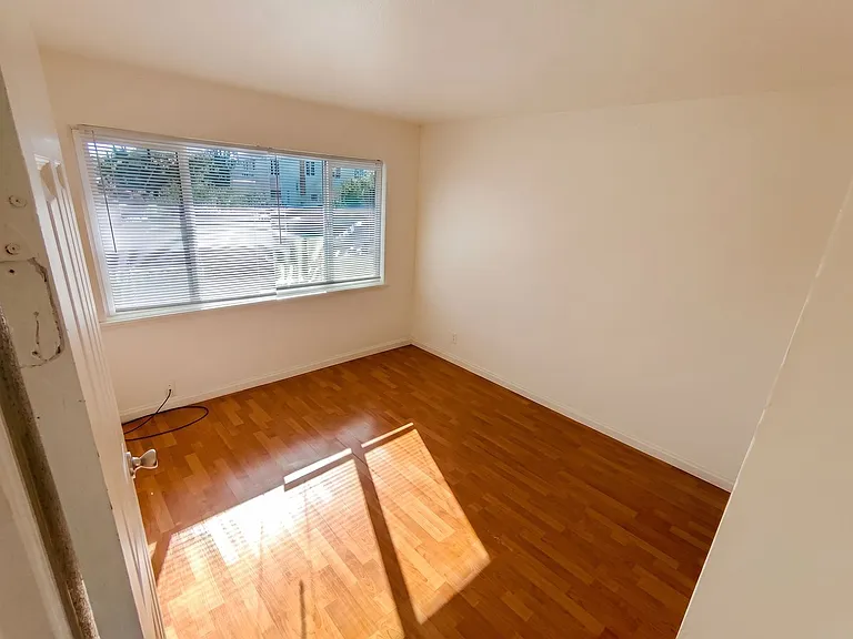 10100 Walnut St — Photo 5
