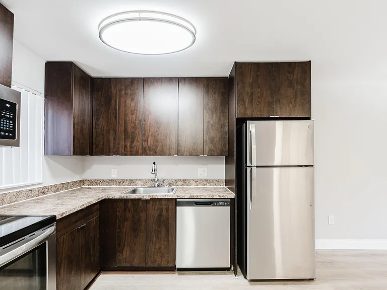 650 SW 2nd Ave #252 — Photo 3