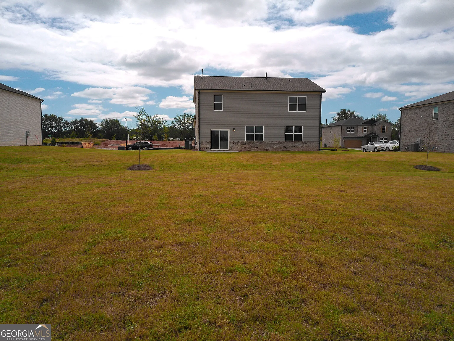5 bed, 3.0 bath, 2570 sqft, $3,000 — Photo 3
