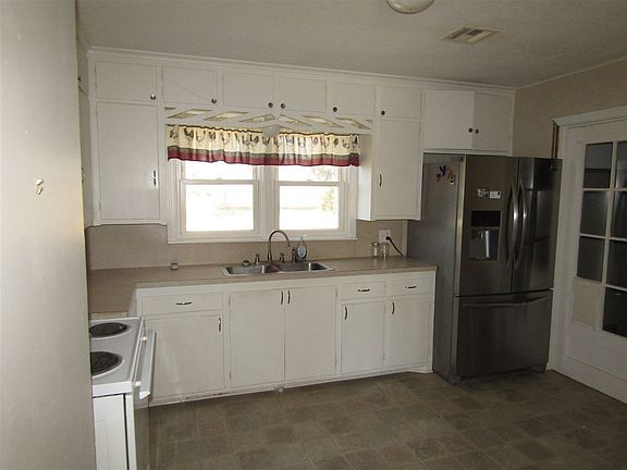 4th image of 1730 N Meadowbrook Dr