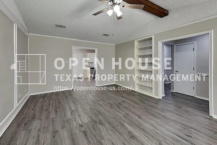 403 Walden Trl — Photo 4