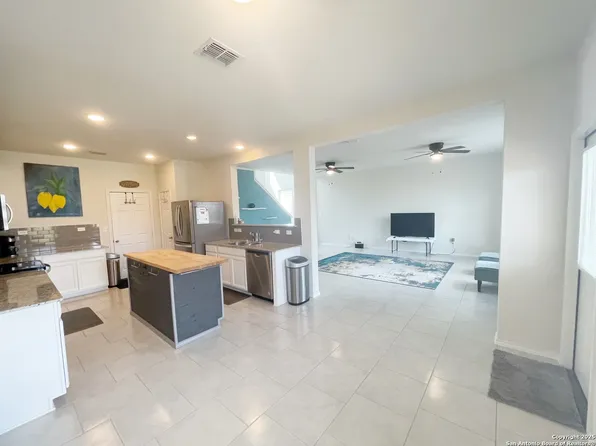 10323 Martin Creek, San Antonio, TX 78252