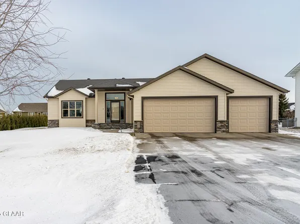 526 Park Dr, Thompson, ND 58278