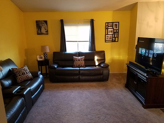 2nd image of 3911 Woodchase Dr