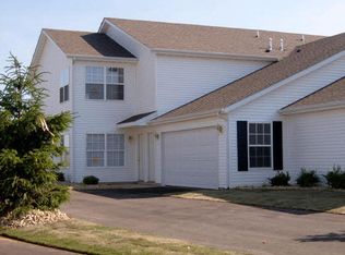 11000 Primrose Pl, Poplar Grove, IL 61065