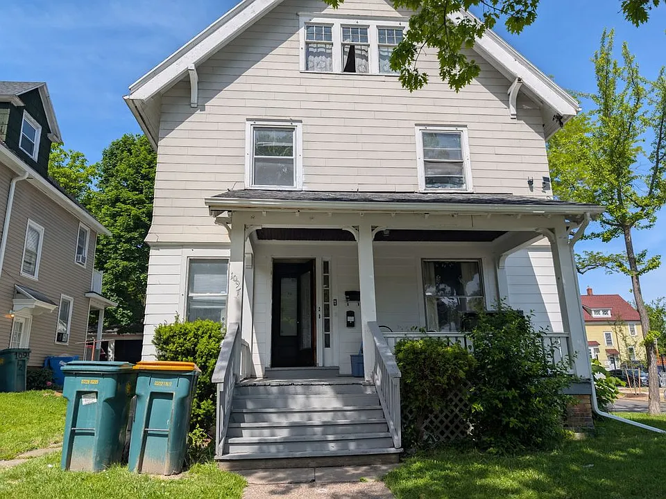 1097 Dewey Ave #B
