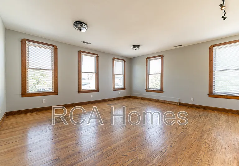 243 E 11th St #3 — Photo 4