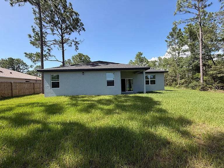 1852 W Quaker Ln — Photo 36