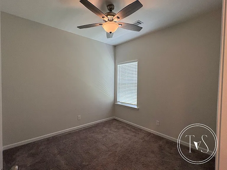 1110 Marne Blvd — Photo 7