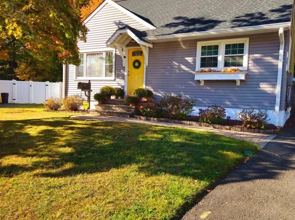 14 Seneca Ln, Hamilton, NJ 08690