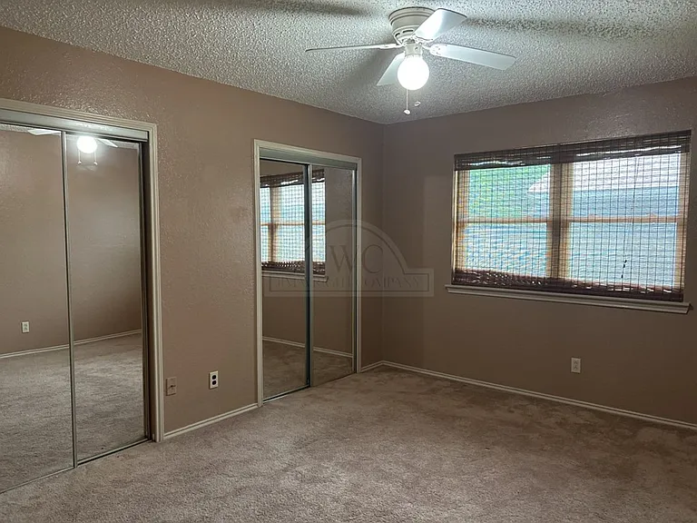 2212 Silverhill Dr — Photo 7