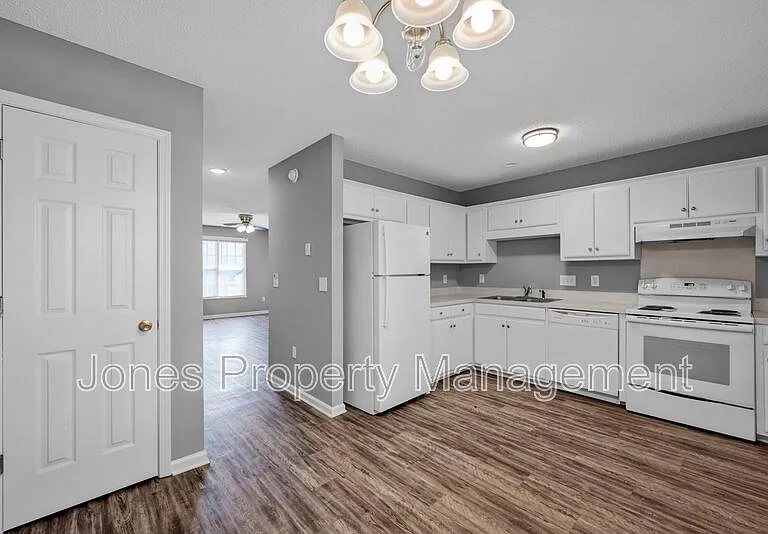134 Aaron Pl NW — Photo 10