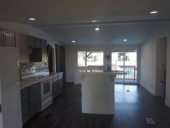 2nd image of 7800 SE 121st Pl