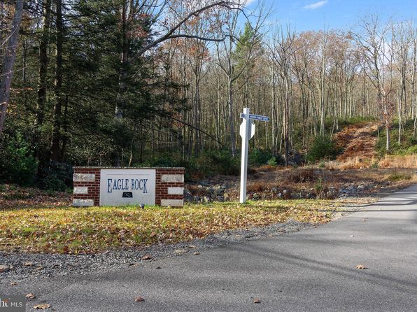 265 Hidden Forest Dr, Hazleton, PA 18202