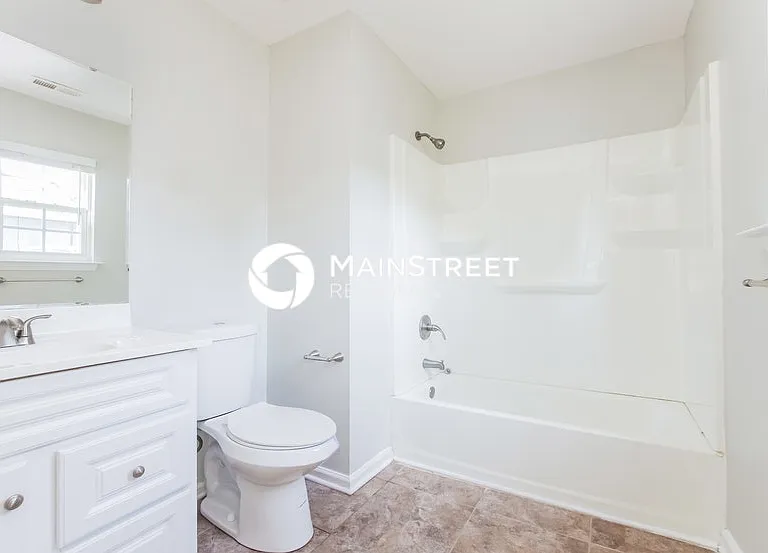 5425 Howard St — Photo 13