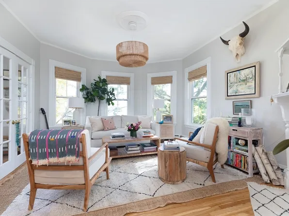 135 Antrim St #C, Cambridge, MA 02139