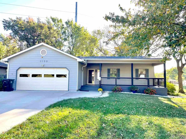 1100 SW Amhurst Ct, Topeka, KS 66604