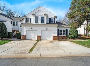 8715 Fox Chase Ln, Charlotte, NC 28269