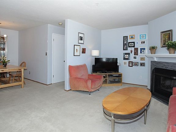 4th image of 340 Grand Blvd APT 11