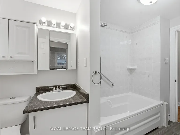 49 Crownhill St — Photo 18