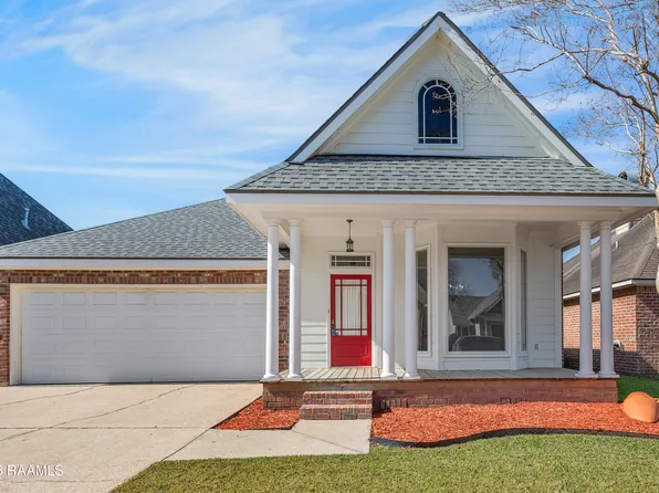 103 Lighthouse Point Cir, Youngsville, LA 70592