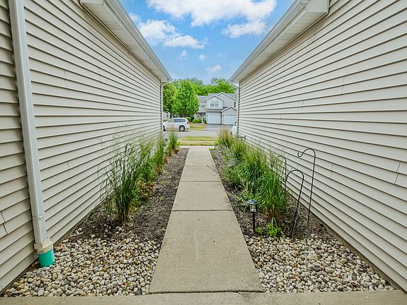 4th image of 292 Glen Leven Ct