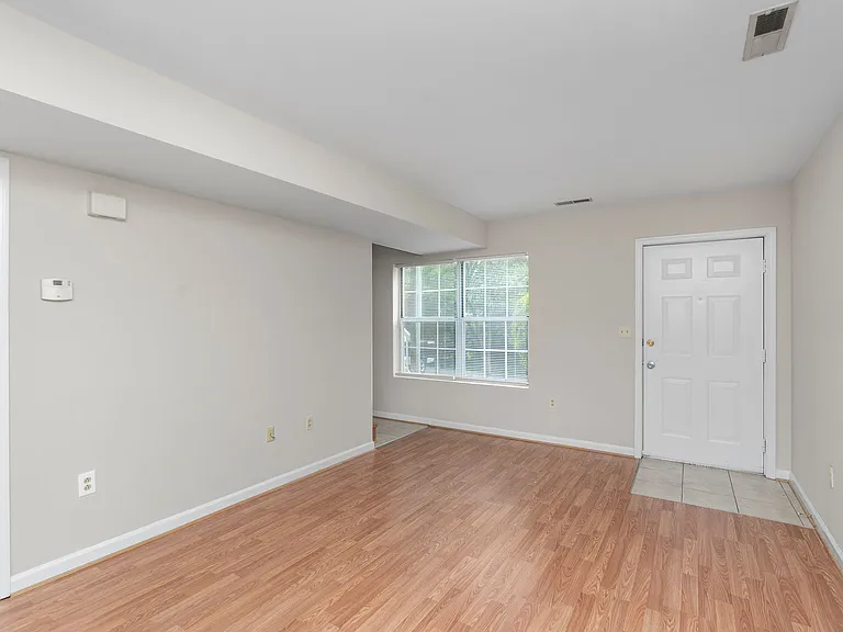 705 Ivy St #1 — Photo 3