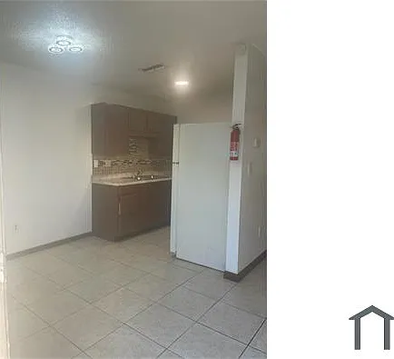 2226 Leo Dr #C — Photo 4