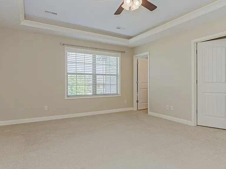 1031 Homestead Dr — Photo 9