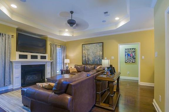 4th image of 219 Sandstone Ln