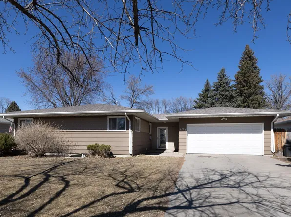 1124 24th Ave S, Moorhead, MN 56560