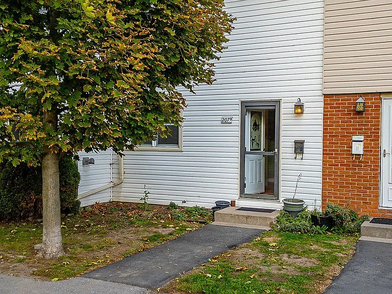 207D Park St N — Photo 3